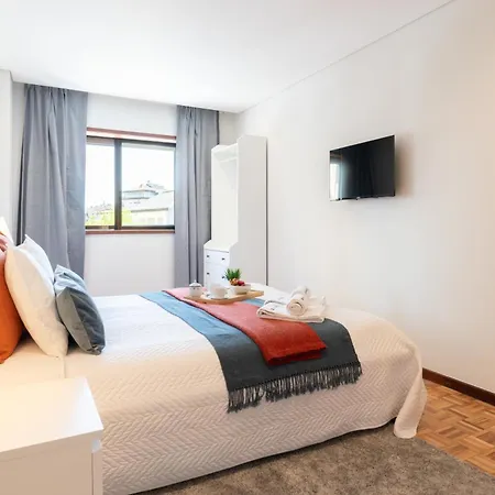 Host Wise - Bright And Elegant Urban Flat With Balcony * Oporto