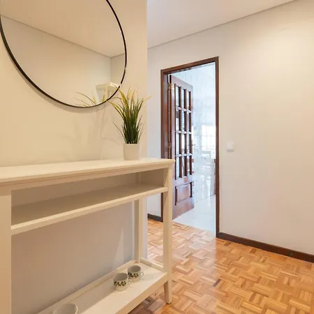 アパート Host Wise - Bright And Elegant Urban Flat With Balcony