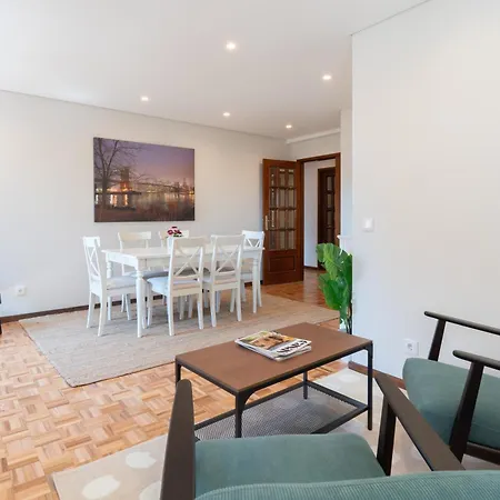 Host Wise - Bright And Elegant Urban Flat With Balcony * ポルト