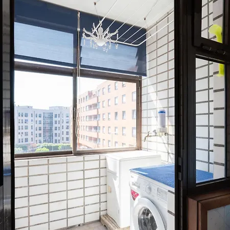 Host Wise - Bright And Elegant Urban Flat With Balcony Oporto