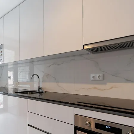 アパート Host Wise - Bright And Elegant Urban Flat With Balcony *