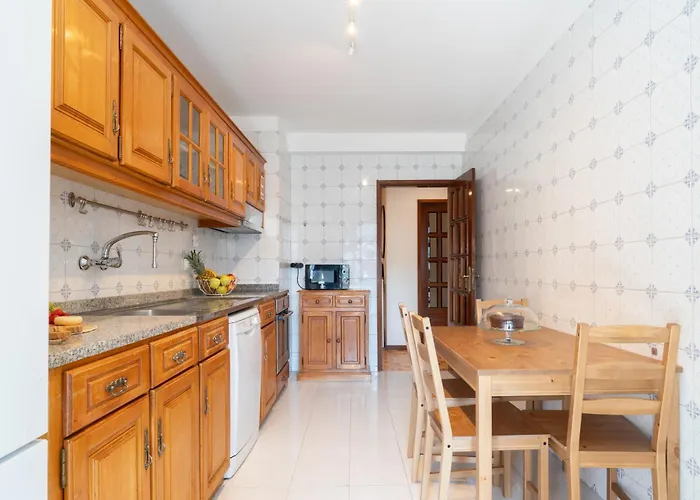 Host Wise - Bright And Elegant Urban Flat With Balcony شقة *