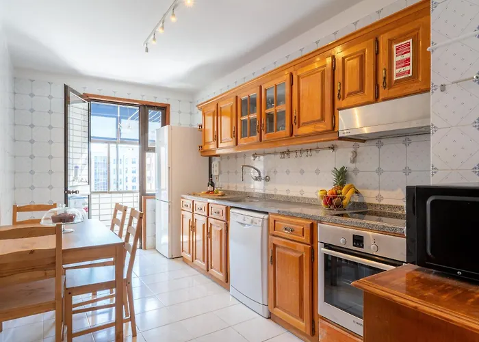 Host Wise - Bright And Elegant Urban Flat With Balcony شقة *