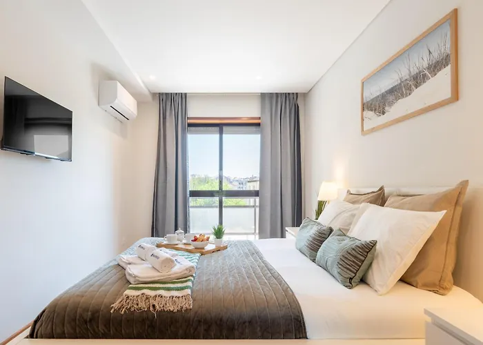 Host Wise - Bright And Elegant Urban Flat With Balcony * ポルト