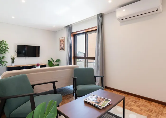 Host Wise - Bright And Elegant Urban Flat With Balcony بورتو