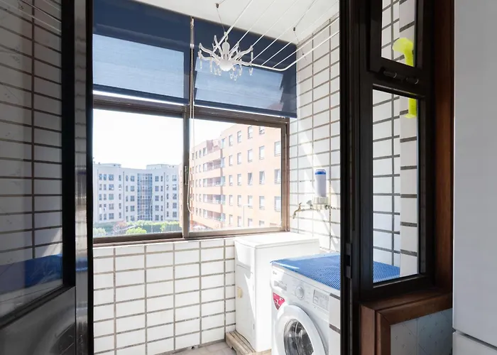 Host Wise - Bright And Elegant Urban Flat With Balcony Порту