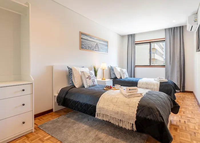 Host Wise - Bright And Elegant Urban Flat With Balcony * Порту