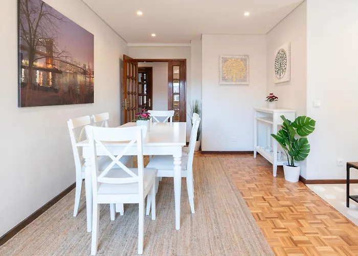 Host Wise - Bright And Elegant Urban Flat With Balcony * ポルト