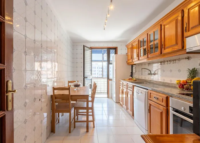 アパート Host Wise - Bright And Elegant Urban Flat With Balcony