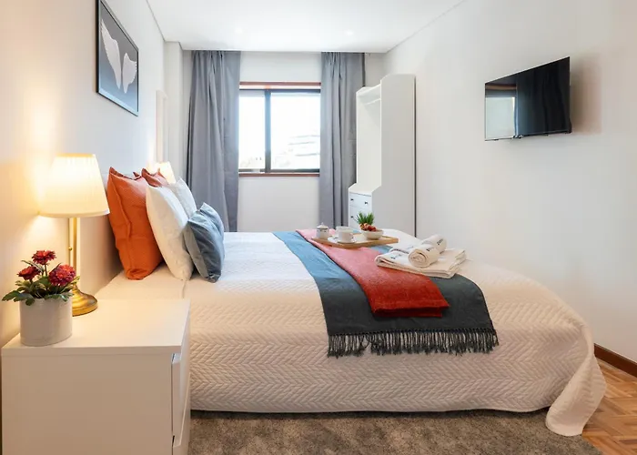 Host Wise - Bright And Elegant Urban Flat With Balcony アパート *