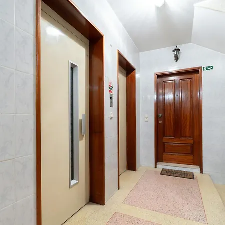 Lejlighed Host Wise - Bright And Elegant Urban Flat With Balcony *